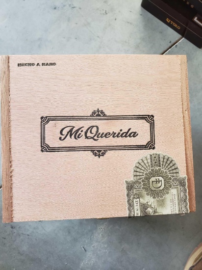 (5) MiQuerida Cigar cases