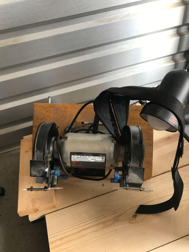 Lot Delta Bench Grinder With Wall Mounted Stand Proxibid Auctions