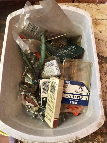 Miscellaneous screws and items