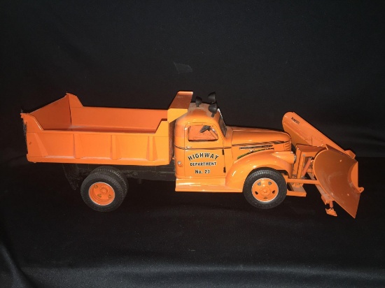 1/32nd Approx GMC HWY Department No 23 Plow Truck
