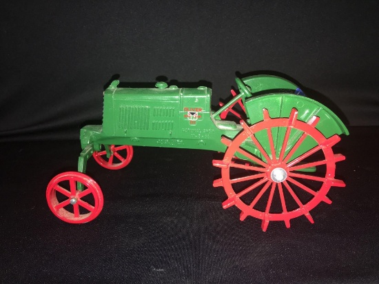 1/16th SpecCast 1988 Oliver 70 Row Crop Tractor National Show