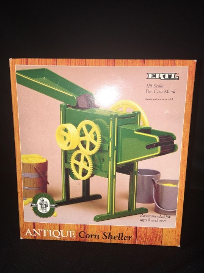 1/8th Ertl Antique Corn Sheller Farm Series