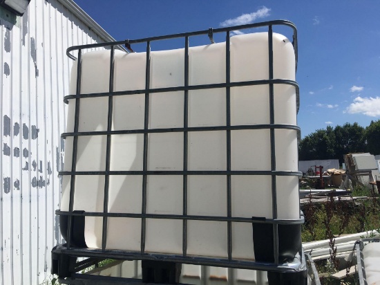 330 gallon Water Tank, top has been cut out, great for storing water for garden or mobile usage