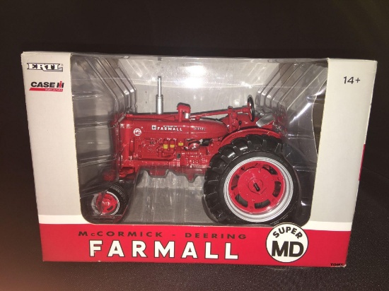 1/16th Ertl Farmall Super MD Tractor NIB