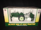 1/16th SpecCast Oliver 880 LP Gas Tractor with Oliver Cart Sprayer Mark Twain Toy Show Rare! NIB