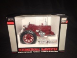 1/16th SpecCast Farmall 400 with Electrall Tractor Highly Detailed Cool Piece NIB