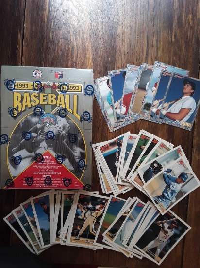 Unopened box of 1993 O-Pee-Chee and 1993 topps Bowman loose Baseball Cards
