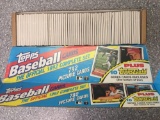 1992 Topps Baseball Cards appears to like be complete set
