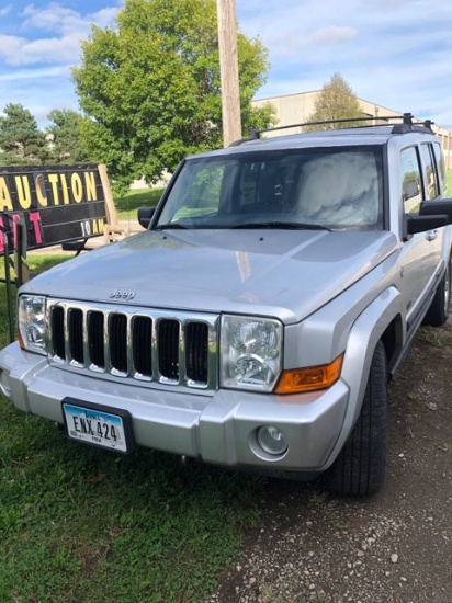 2007 Jeep Commander V8 4WD clean