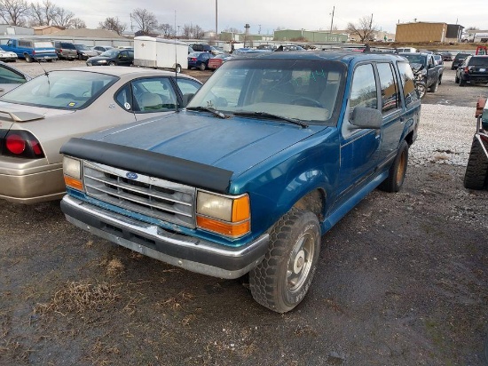 D44 1994 FORD EXPLORER 1FMDU34X0RUB94805 GREEN Illegal Park