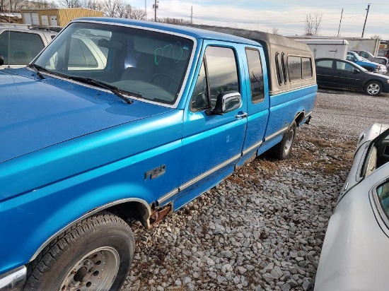 D70 1994 Ford F-150 1FTEX15Y7RKA64169 Illegal Park