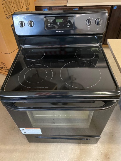 New FRIGIDAIRE STOVE