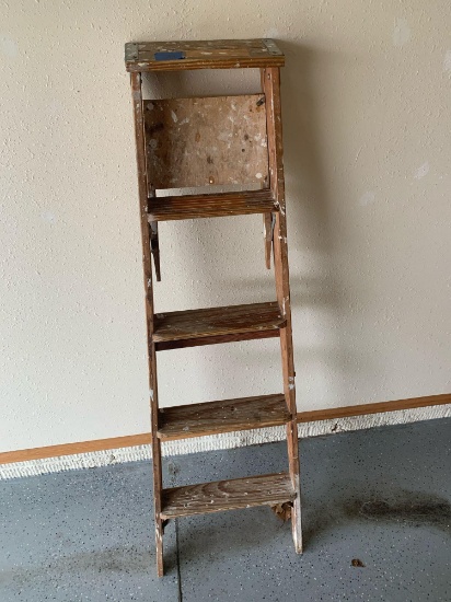 Wood 5ft Step ladder