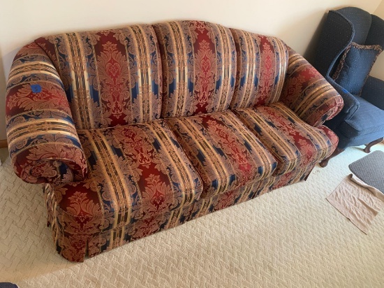 Broyhill sofa like new lightly used. Retro pattern.