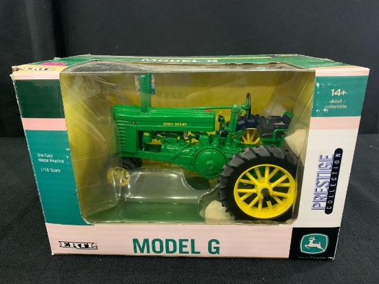 1/16th Ertl John Deere G Prestige Collection NIB faded