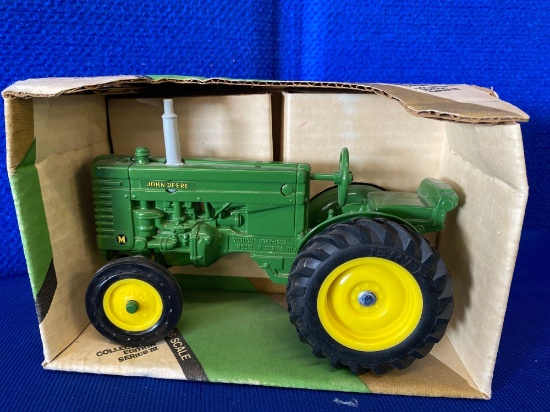 John Deere | Model M Tractor