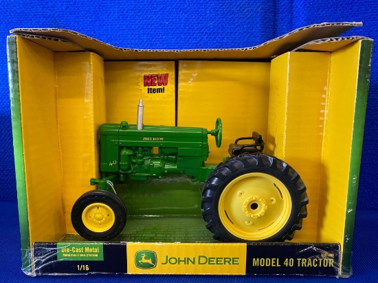 John Deere Tractor / Model 40