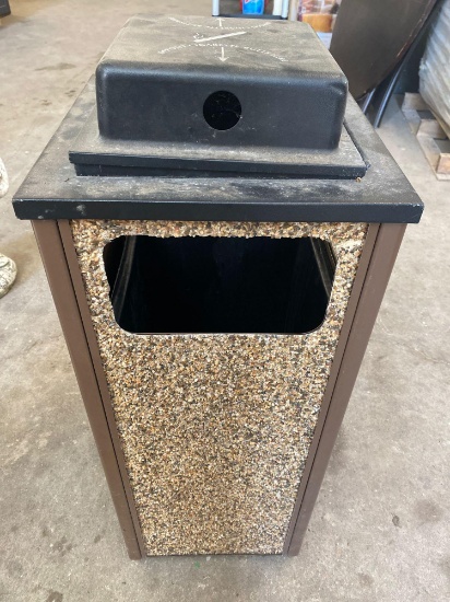 Trash Bin With Ashtray