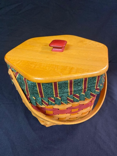 Christmas 1997 Snowflake Basket With Lid