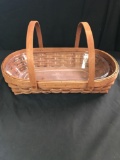Medium gathering oval basket with protector