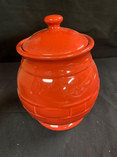 Pottery canister
