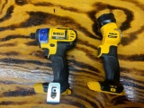 Dewalt 20 V quarter inch cordless impact driver and 20 V work late