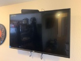 Vizio 43 inch flatscreen TV with wall mount model D43-F1