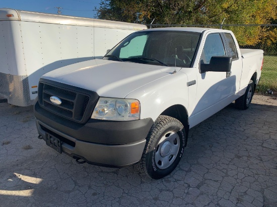 2006 Ford F150 XL 5.4 Triton pick up w/ 4WD, new tires hard cover Case and Tool slide out in bed