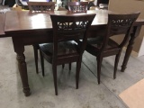 Italian Made Table and Chairs with leafs. Nice!