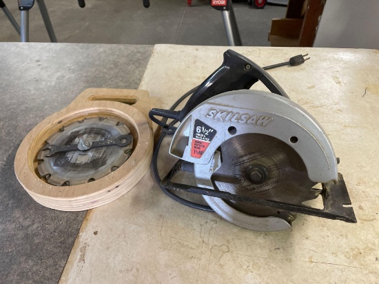 Skillsaw 6.5in circular saw with extra blades