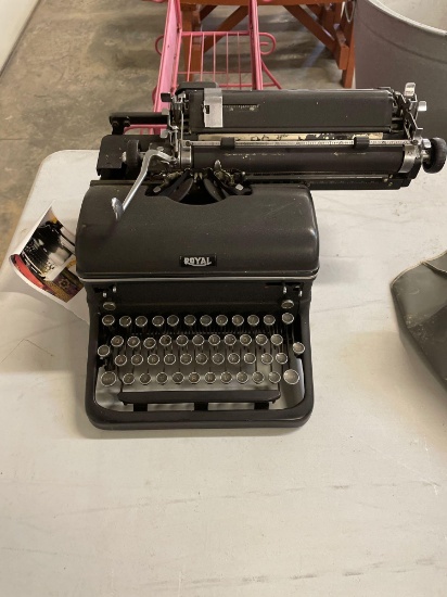 Royal Antique Typewriter