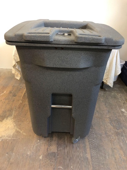 New 96 Gallon Toter recycling bin with lock