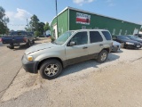 2004 Ford Escape 4x4  impound have keys runs and drives