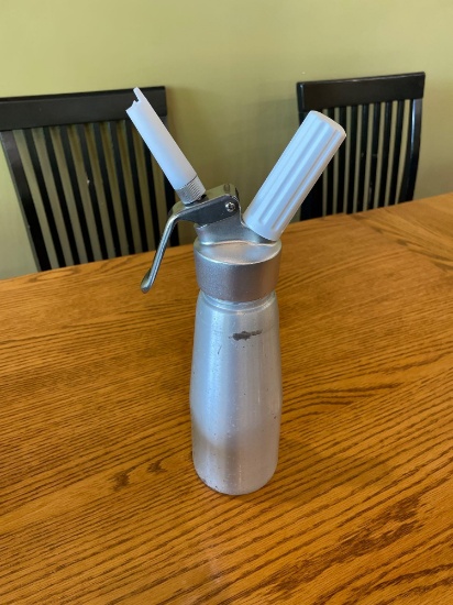 Whip creamer