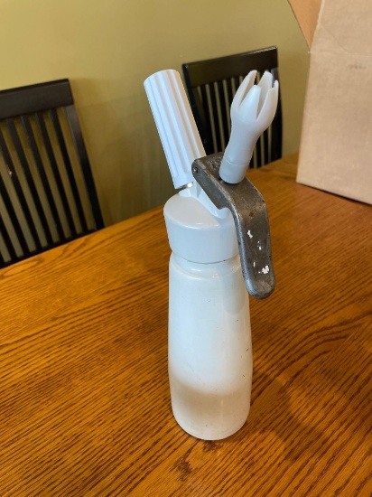 Whip creamer