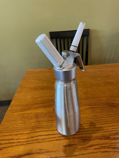 Whip creamer
