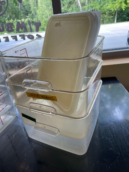 Rubbermaid storage containers with lids