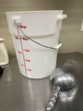 20 quart ice bucket and scoop