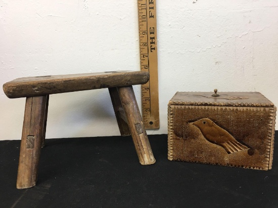 Vintage wood box 5?x7?x4? and bench 10?x6?x5?