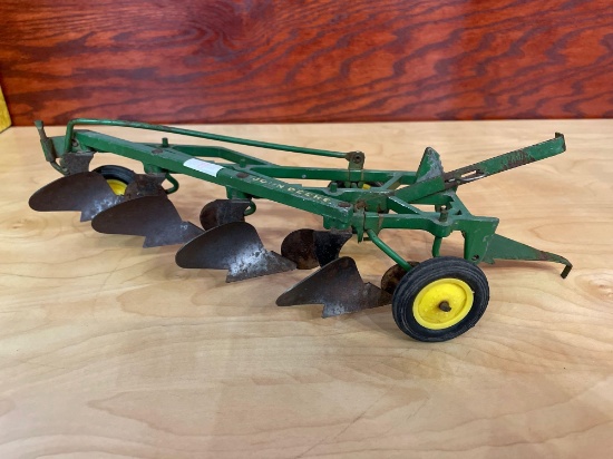 1/16th 1970s John Deere 4 bottom pull type plow