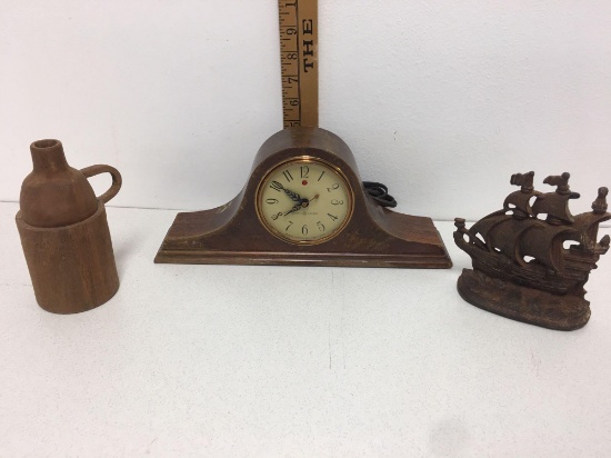Vintage General Electric Wood Clock model 3H06 2 Watts and Cast-Iron end book