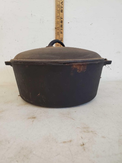 Cast Iron Dutch Oven Pot