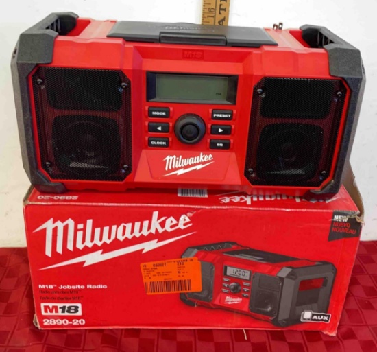 Milwaukee M18 job side radio