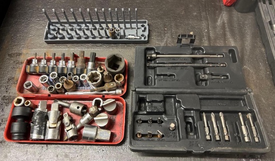 variety of sockets. tray and extensions