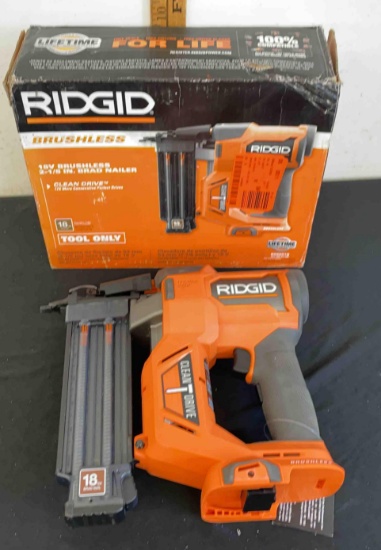 Ridgid 18V Brushless 2-1/8 in Brad Nailer (tested works)