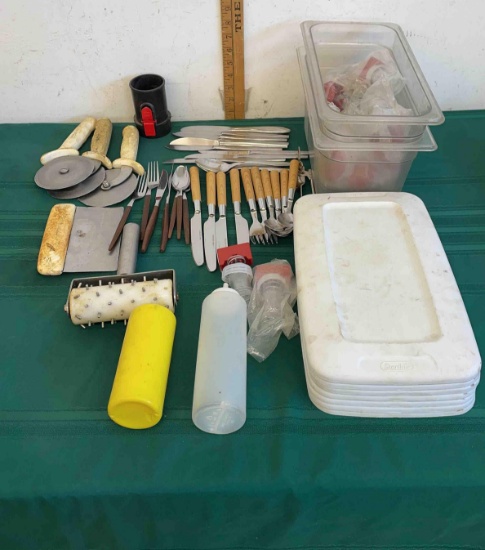 dinner utensils