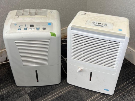 2 humidifiers