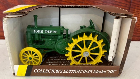 John Deere 1935 model ?BR? tractor 1/16 Scale