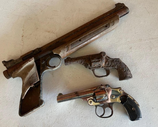 3 revolvers - non functional