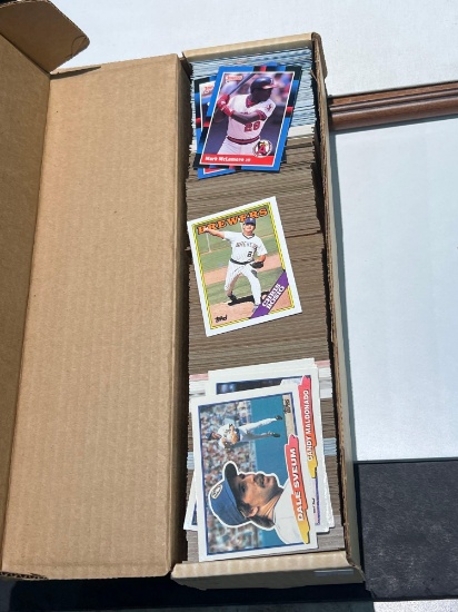 Lot of unchecked baseball